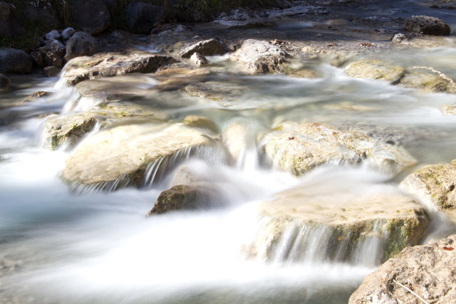In seiner Ausstellung „H2O'“ zeigt Lohr Bilder, die in den letzten 5 Jahren um Kiefersfelden und Kufstein entstanden sind. Gemeinsames Thema
ist das Element Wasser. | Foto: Lohr