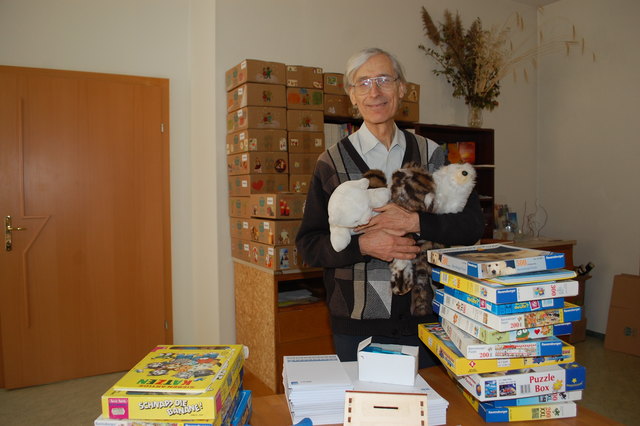 Walter Neumann ist Leiter der ADRA-Sammelstelle in Mistelbach