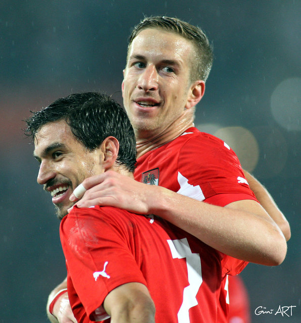 Freude beim Torschützen Marc Janko und Assist-Geber György Garics.   FOTO: Güni ART