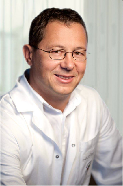 Primar Walter Dirschlmayer, Leiter der Abteilung für Gynäkologie und Geburtshilfe am Krankenhaus der Barmherzigen Schwestern Ried