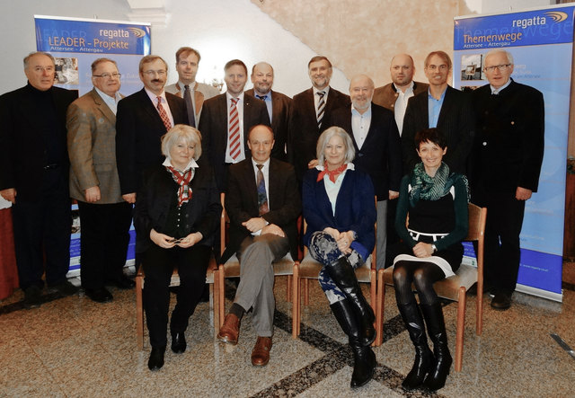 Der neue Vorstand des Regionalentwicklungsvereines Attersee-Attergau mit Ehrengästen.