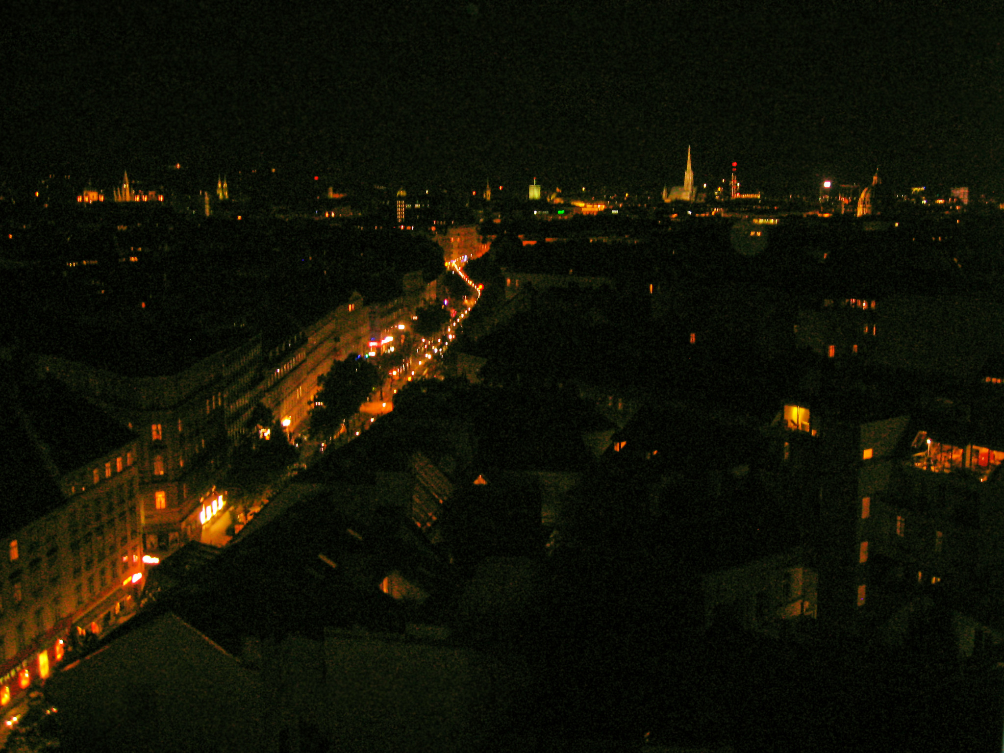 Wien am Abend von der WK aus gesehen. Mariahilf