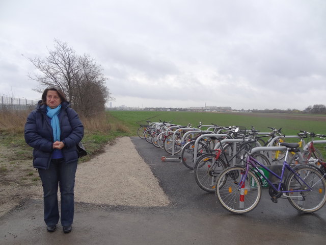 Kritisiert unsichere Fahrradständer: Anrainerin Frau A.