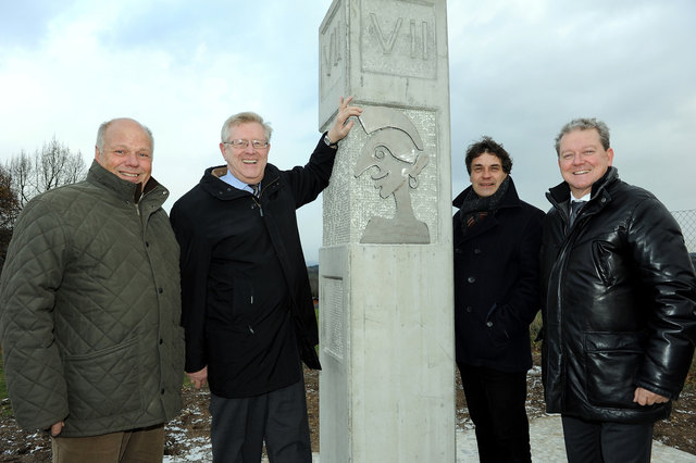 v. l. Herbert Pichler, Obmann Bauakademie OÖ, Friedrich Bernhofer, Vorsitzender der Werbegemeinschaft Donau OÖ., Rainer Zendron, Vizerektor Kunstuniversität Linz, und Bau-Innungsmeister Norbert Hartl. | Foto: Mozart