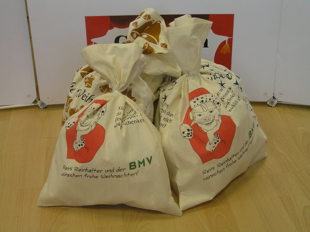 Es muss nicht unbedingt glitzerndes Geschenkpapier sein. | Foto: BMV