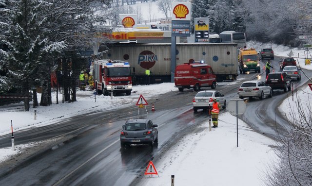 Der Verkehr musste einspurig geführt werden