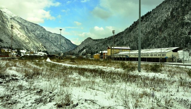 Auf diesem Gelände am Bahnhof Pontebba sollen Parkplätze sowie die Talstation entstehen