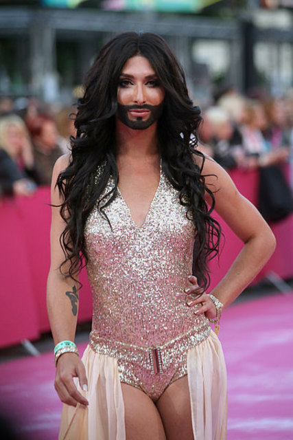 Conchita Wurst muss mit ihren Gegnern klar kommen