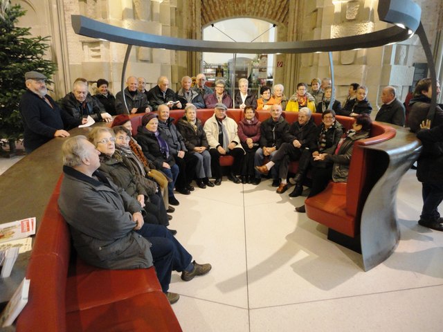 Eine Gruppe Zwettler Pensionisten bei der Führung im Stift Klosterneuberg. | Foto: privat