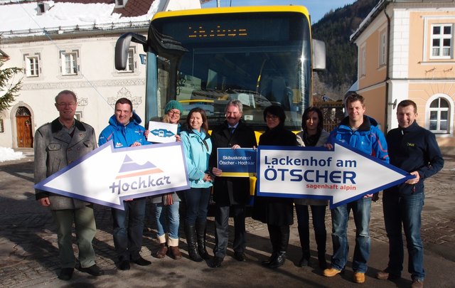 Bgm. Franz Heig (Göstling), Rainer Rohregger (GF Hochkar Bergbahn), Claudia Warwas-Lindner (TVB Göstling-Hochkar), Karin Schildberger (Mobilitätszentrale Mostviertel), Landesrat Mag. Karl Wilfing, Labg. Bgm. Renate Gruber (Gaming), Sabine Fallmann (TVB Ötscher), Andreas Buder (GF Ötscherlifte), Anton Pichler (Fa. N-bus) | Foto: Regionalmanagement