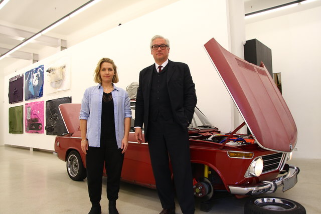 Lona Gaikis und Raimund Deininger zeigen in der Galerie viertelneun bis 16. Jänner die Ausstellung 'Auto' von Mario Neugebauer-