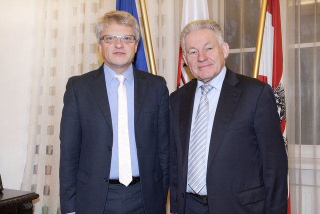 Klaus Luger (l.) und Josef Pühringer (r.). | Foto: Land OÖ/Grilnberger