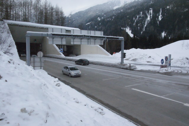 Der Arlbergstraßentunnel wird 2015 und 2017 für mehrere Monate gesperrt. 136 Millionen Euro werden investiert.