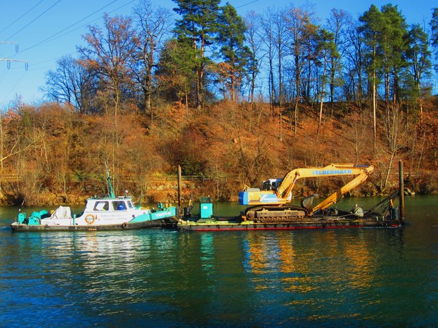 Ein etwas anderes Drauschiff war heute auf der Drau nahe der Roten Brücke unterwegs.