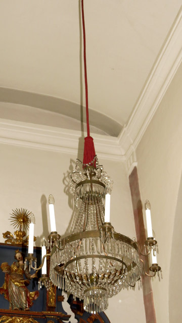 Der Luster am linken Seitenaltar