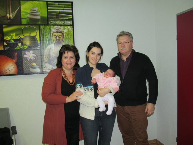 Rima Kawas, Rama Chikh Nameh mit Lulia und Bürgermeister Josef Kutrovatz | Foto: Privat