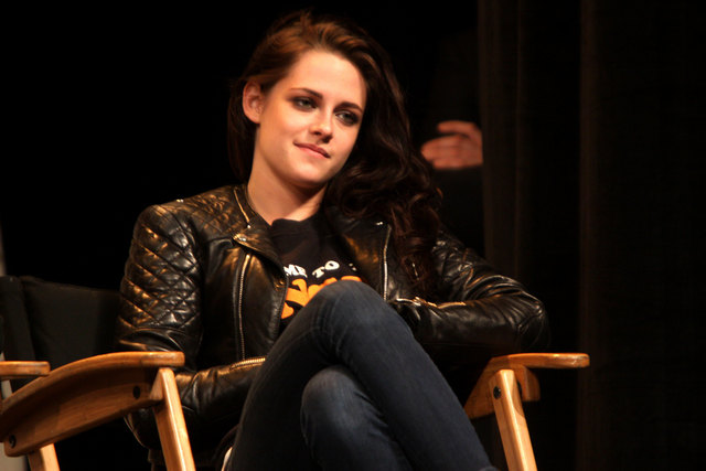 Kristen Stewart - ein spöttisches Lächeln? | Foto: Gage Skidmore (flickr CC BY-SA 2.0)