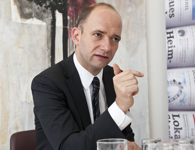 Thomas Hofer analysiert die Umfrage: „Jetzt kommt es darauf an, welche Partei bis Mai besser mobilisieren kann.“ | Foto: Thomas Jantzen