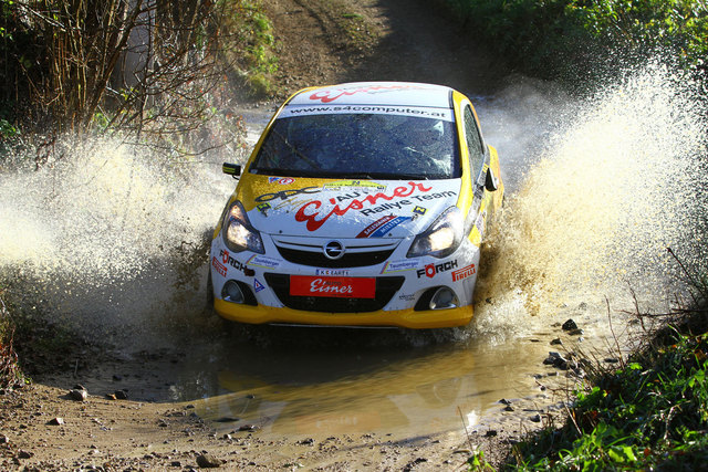 Christoph Leitgeb und Sabrina Hartenberger in voller Fahrt | Foto: Opel