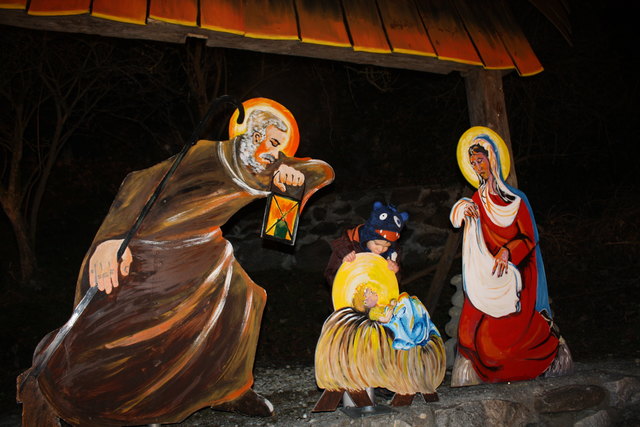 Das Christkind wird vom Engelein geweckt!!!