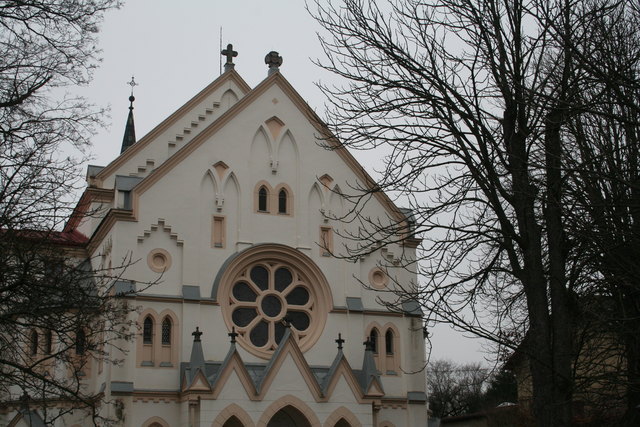 Die neugotische Kirche bleibt im Konzept der Eigentümer erhalten.