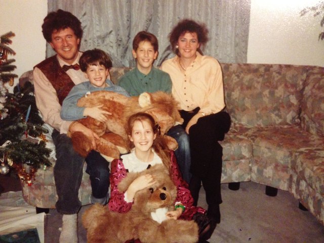 Ein Weihnachten wie damals feiern die Jammers mit Papa Ernst, Mama Helga und Michael, Thomas und Simone auch heute noch | Foto: Privat (6)