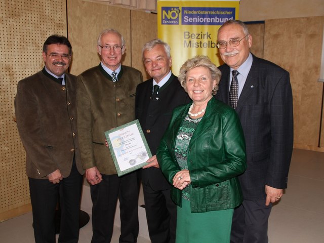 Am Bild von Links: LAbg. Manfred Schulz, Obmann Franz Kober, Landesobmann Herbert Nowohradsky, Teilbezirksobfrau Maria Reznicek und BO Richard Hartenbach. | Foto: BGF Obermayer Horst