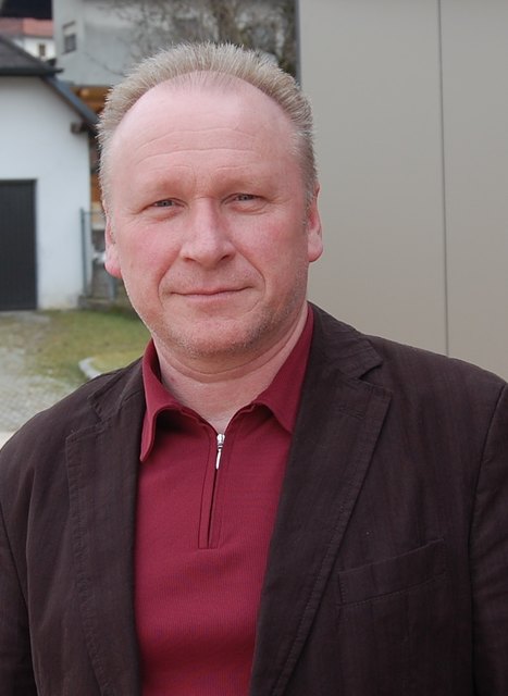 Nach hohen Abgängen im sechsstelligen Euro-Bereich ist ein Plus von 100.000 Euro geplant. Die Investitionen in das Betriebsbaugebiet machen sich bezahlt. Dort haben sich viele Firmen angesiedelt, die Kommunalsteuer zahlen. Die steigende Einwohnerzahl bringt mehr Bundesertragsanteile.
Norbert Höpoltseder, Weißkirchen | Foto: Privat