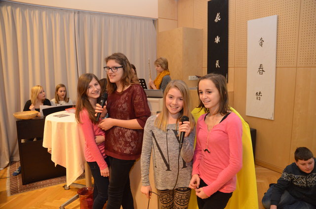 Mit Freude am Singen dabei: Julia, Jasmin, Magdi und Sabine!
