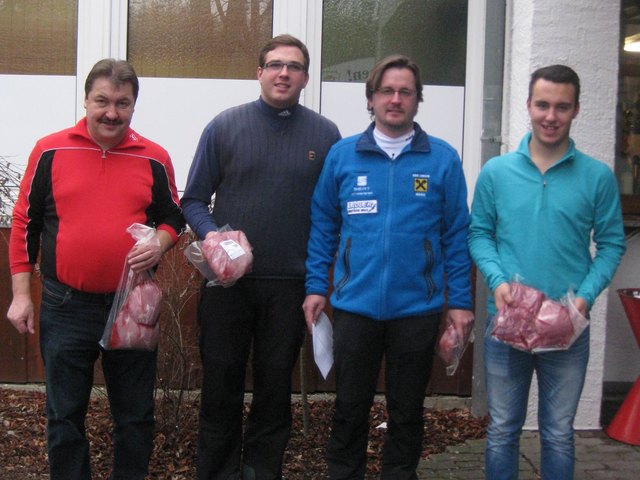 Die Mannschaft des ESV Wang konnte beim Stefaniturnier in Bayern den ausgezeichneten dritten Platz erreichen.