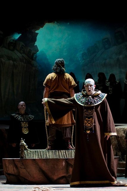 Szenenbild aus Verdis "Aida" in einer Inszenierung aus Marburg, zu sehen in Laibach