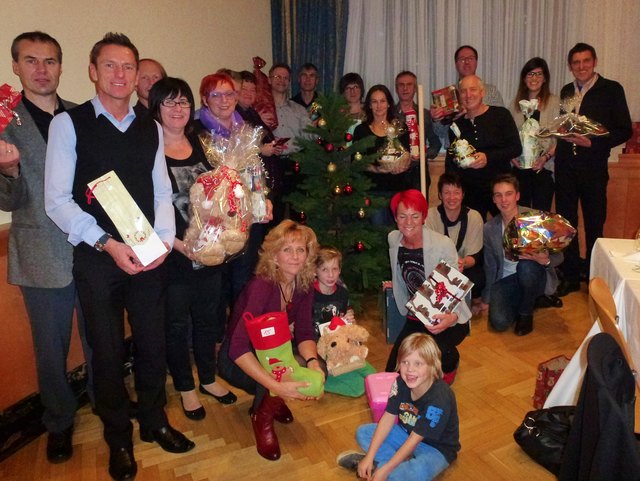 In den Voitsberger Stadtsälen feierte der LC Weststeiermark stimmungsvoll mit vielen Geschenken. | Foto: KK