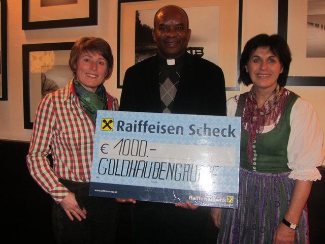 Feierliche Spendenübergabe