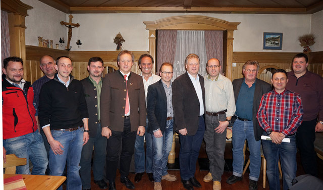 Informationsaustausch im Gailtal mit VP-Clubobmann Ferdinand Hueter (5.v.l.)