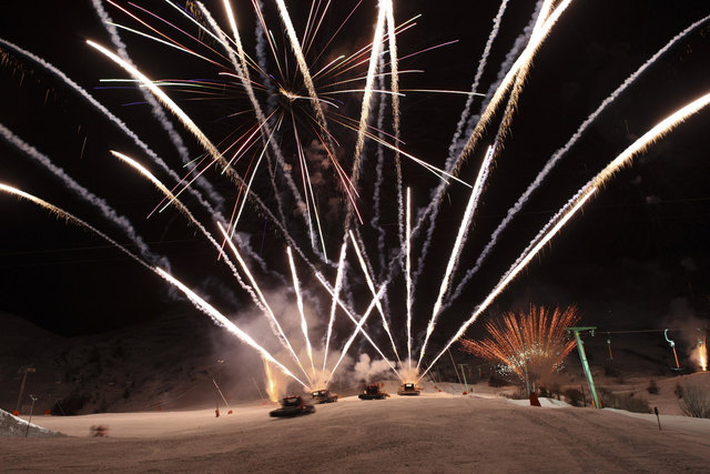 Der 60. Geburtstag der Skischule Fiss wird mit einer fulminanten Show gefeiert. | Foto: Andreas Kirschner