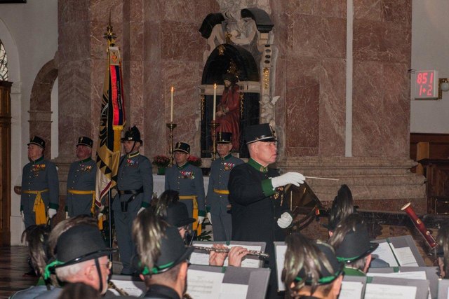 Die Orig. Kaiserjägermusik unter Kpm. Hannes Abfolterer umrahmt am Sonntag die Messe im Dom.