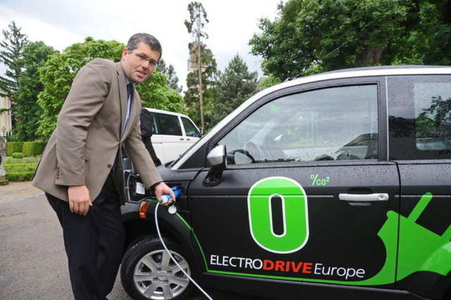 Bürgermeister LAbg. Martin Schuster und die Marktgemeinde Perchtoldsdorf setzten auf e-mobility.