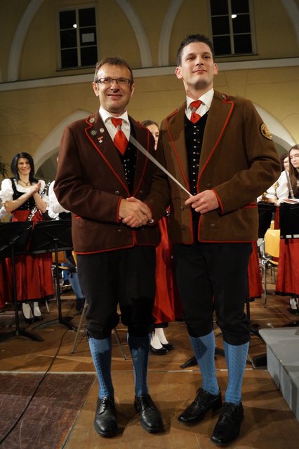 Den Taktstock übergibt Hans Brunner (links) seinem Nachfloger Christoph Michelitsch | Foto: KK