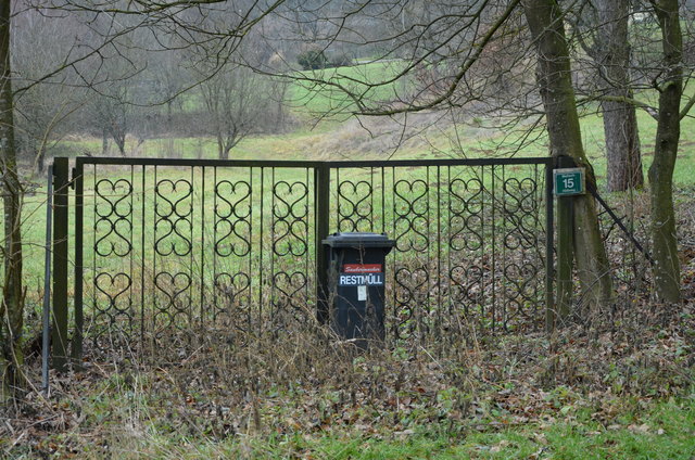....na klar, die haben nicht einmal einen Briefkasten!