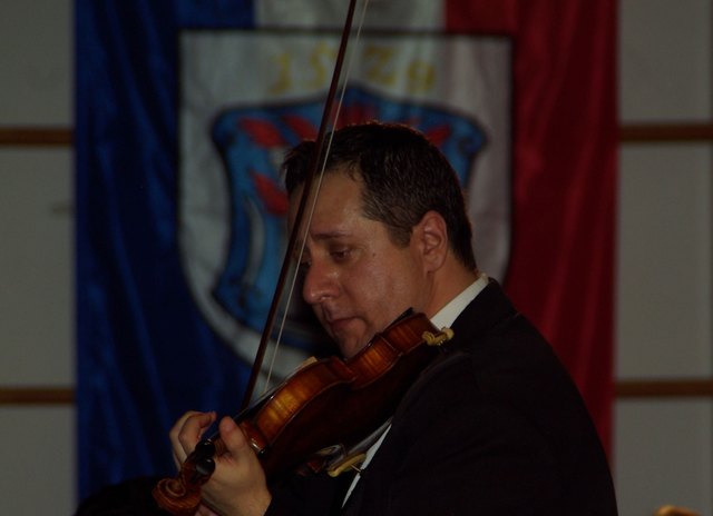 Eine Klasse für sich: Geigenvirtuose Alan Vizvary