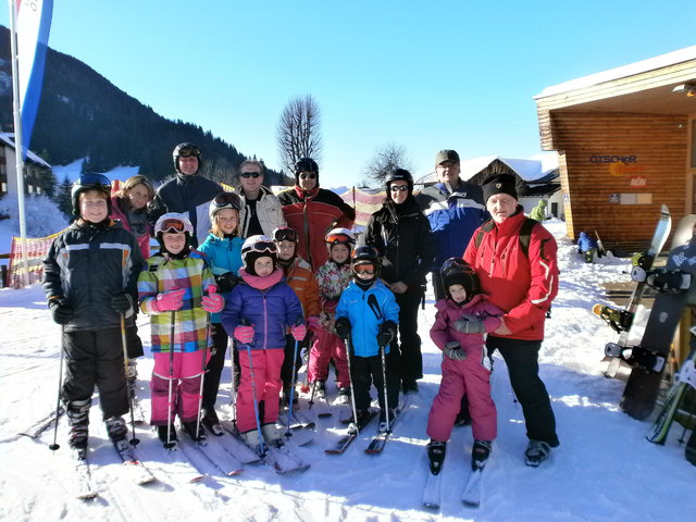 Bei herrlichen Wetter- und Pistenbedingungen hatten die Mitglieder des Skiclubs viel Spaß am Ötscher.Foto: Schiclub Ravelsbach