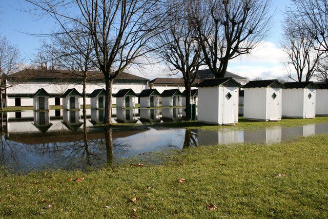 Heute, am Sonntag den 06.01.2013 gegen 11,30 Uhr, waren wir am Strandbad Klagenfurt umzingelt von Wasser...der grosse und der kleine Wörthersee!