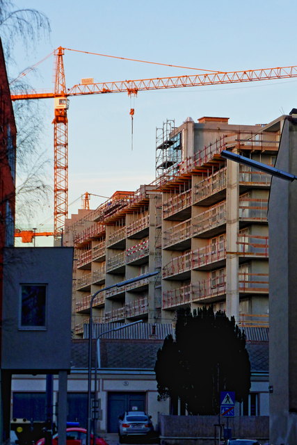 Langsam gewinnt man den Eindruck, dass uns die Bebauung auf den Mautner-Markhof-Gründen irgendwie über den Kopf wächst!
