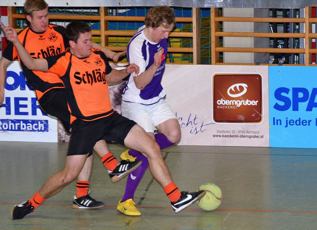 Alexander Engleder und Dominik Kneidinger gegen Felix Mayrhauser aus Julbach.
