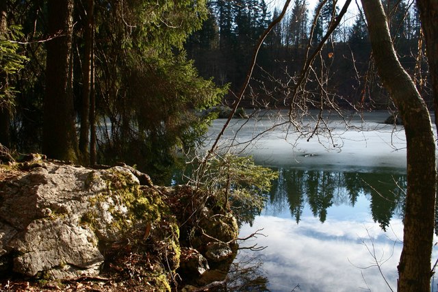 ...bedeckt den Berglsteinersee