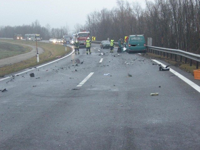 Am Autobahnzubringer in Eisenstadt bot sich ein grausames Bild der Verwüstung | Foto: LPD