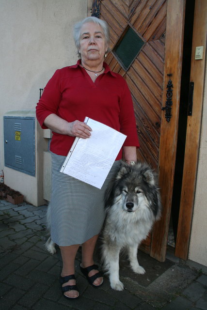 Annemarie Geringer und ihr 14-jähriger Schäfer-Husky-Mischling Rico