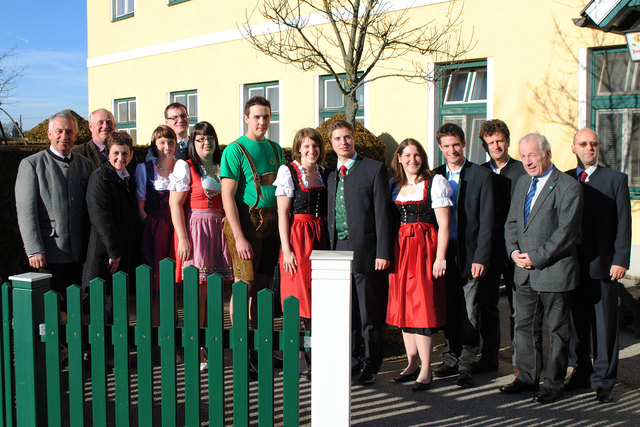 Von links: Bürgermeister Franz Aschauer (Jaidhof), Vizebürgermeister Reinhard Steindl (Lichtenau), Ida Steininger (Obfrau BBK Krems), Katharina Guttmann, Lukas Biegl, Carina Schwarz, Andreas Rieder, Angelika Winkler, Andreas Strohmaier, Karin Winkler, Peter Rosenmaier, Bürgermeister Hermann Steininger (St. Leonhard), Bürgermeister Karl Simlinger (Gföhl), Ing. Hans Kitzler (LFS Edelhof)