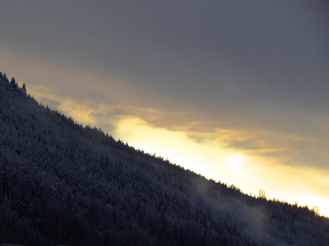 Noch steht die Sonne niedrig und der Sonnenaufgang lässt noch auf sich warten.