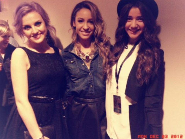 Perrie Edwards (Verlobte von Zayn Malik), Eleanor Calder (Freundin von Louis Tomlinson) und Danielle Peazer (Ex-Freundin von Liam Payne).